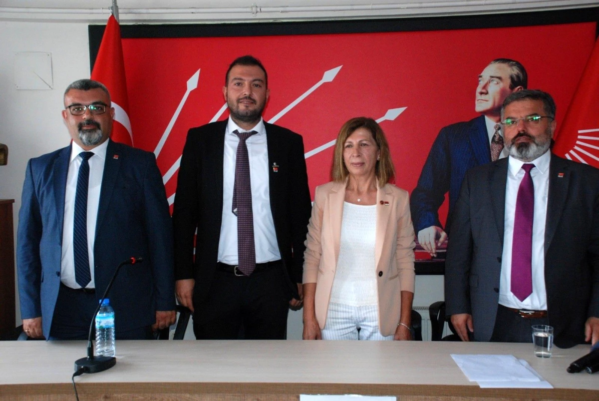 Isparta Belediye Meclisi\'nde CHP\'li üyeler partisine geri döndü, İYİ Parti grubu dağıldı