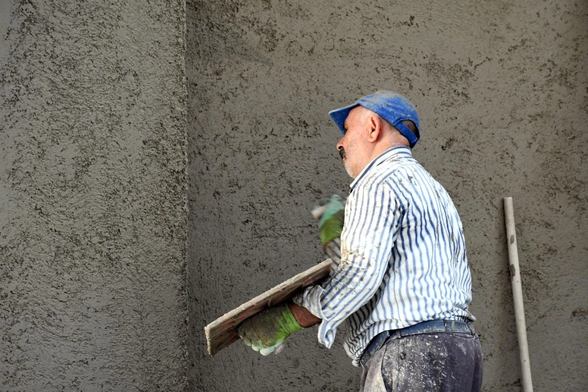 Kemer\'de beton santrali ve kilitli taş fabrikasının yapım çalışmaları devam ediyor