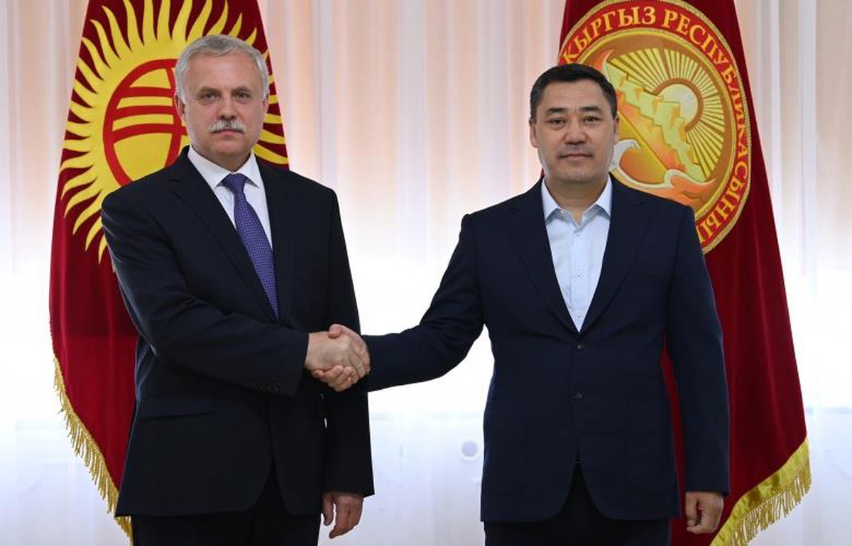 Kırgızistan Cumhurbaşkanı Caparov, KGAÖ Genel Sekreteri Stanislav Zas\'ı kabul etti