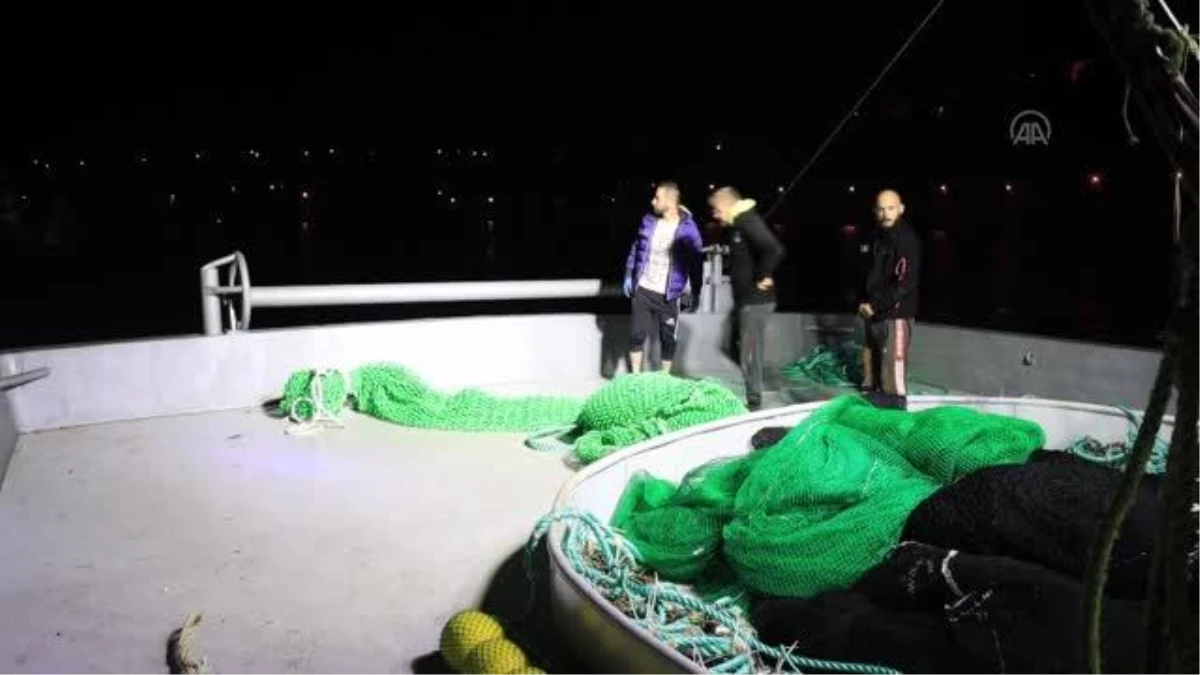 KIRKLARELİ - Kıyıköylü balıkçılar gün doğumunda "vira bismillah" dedi