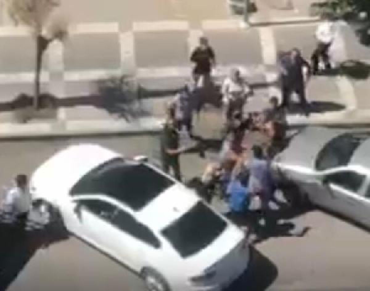 Son dakika gündem: ŞANLIURFA\'DA 2 KİŞİNİN YARALANDIĞI SOPALI KAVGA KAMERADA