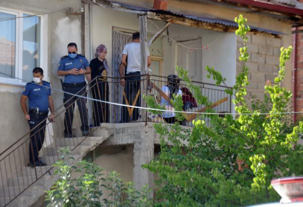 SOKAKTA ÇATIŞMA ÇIKTI, BALKONDA UYUYAN KADIN YARALANDI