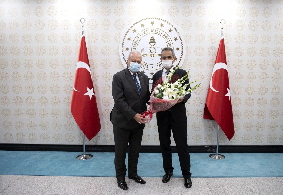 ASO Yönetim Kurulu, Milli Eğitim Bakanı Mahmut Özer\'i ziyaret etti