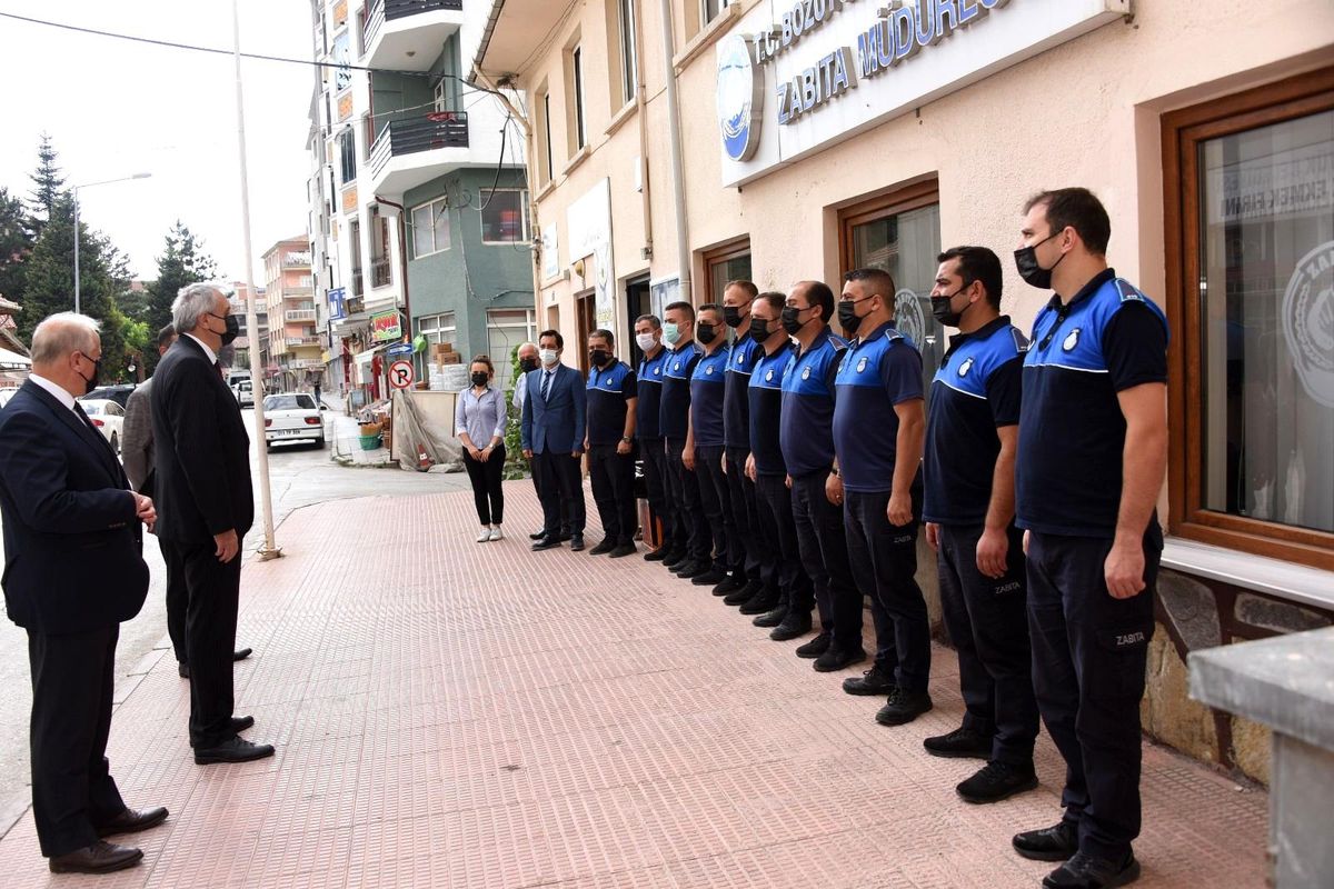 Başkan Bakkalcıoğlu zabıta ekiplerini ziyaret etti