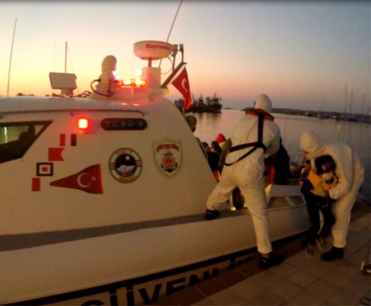 Çanakkale\'de Türk kara sularına itilen 47 düzensiz göçmen kurtarıldı