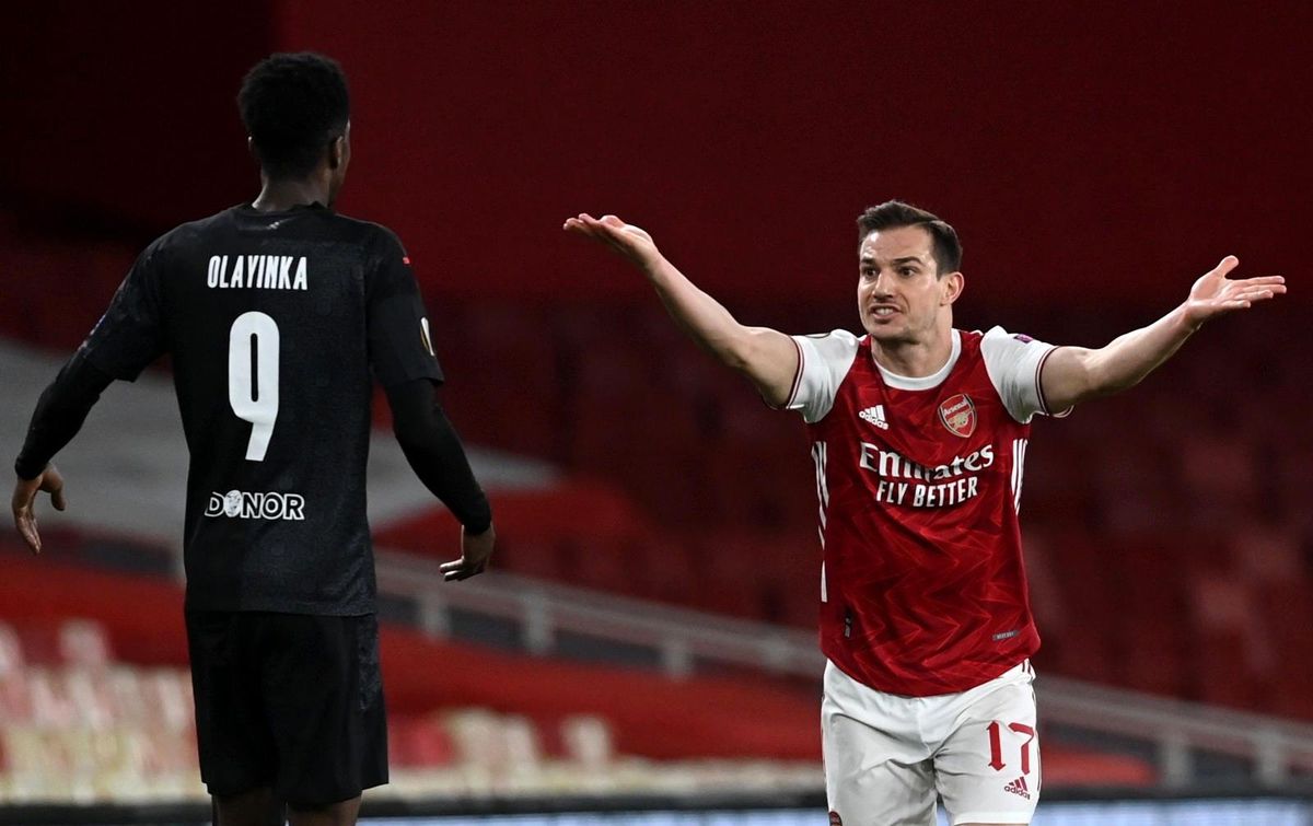 Cedric Soares, Arsenal\'de kalıyor