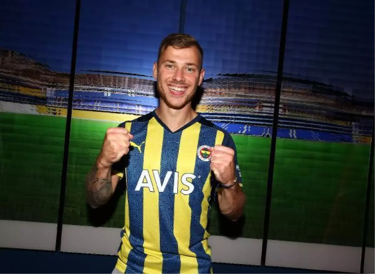 Fenerbahçe, Max Meyer\'i 2 yıllığına kadrosuna kattı