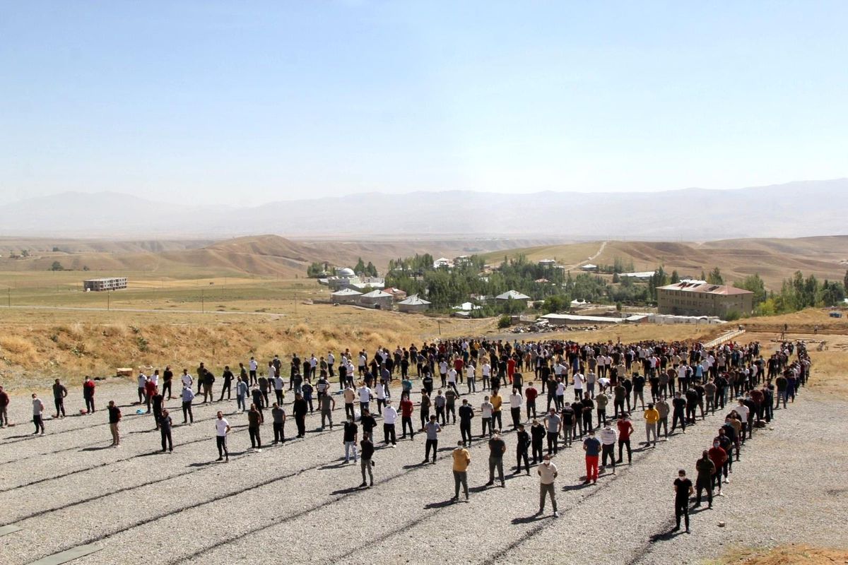 Güvenlik korucusu olmak için ter döktüler