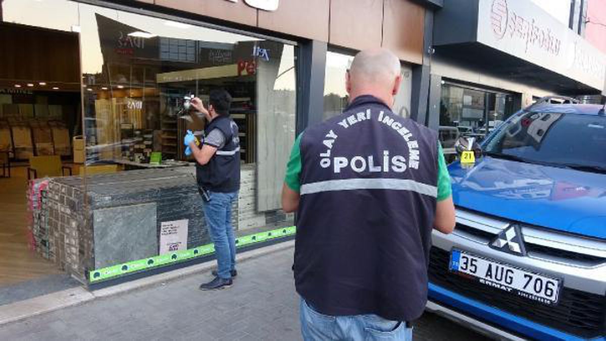 İzmir\'de ortaklar arasında silahlı kavga: 4 yaralı