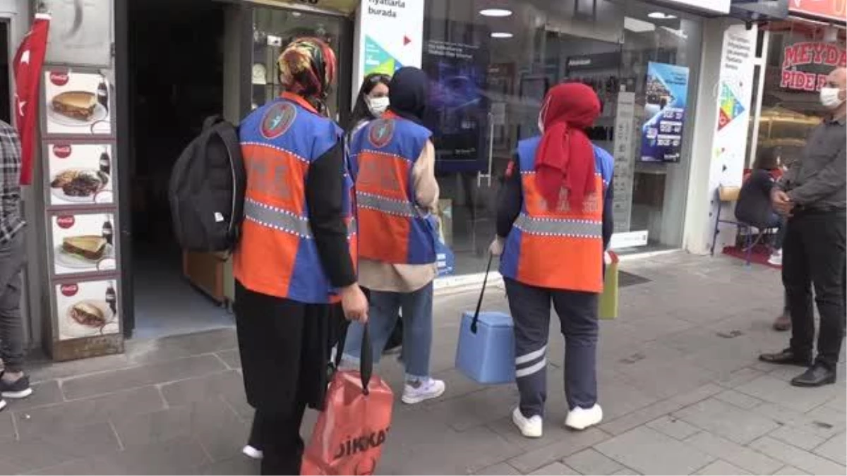 Sağlık ekipleri esnafa iş yerinde aşı uyguladı