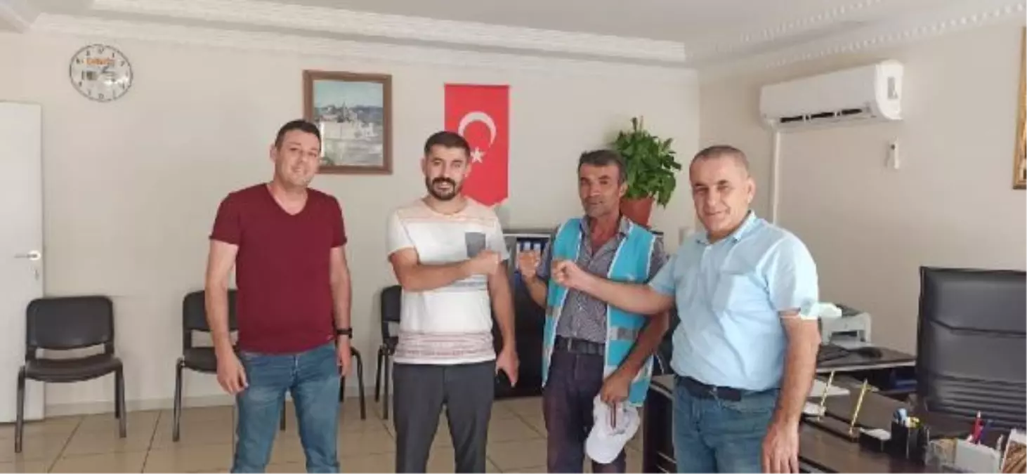 Mardin Büyükşehir Belediyesi Temizlik İşçisi Bulduğu Parayı Sahibine Teslim Etti