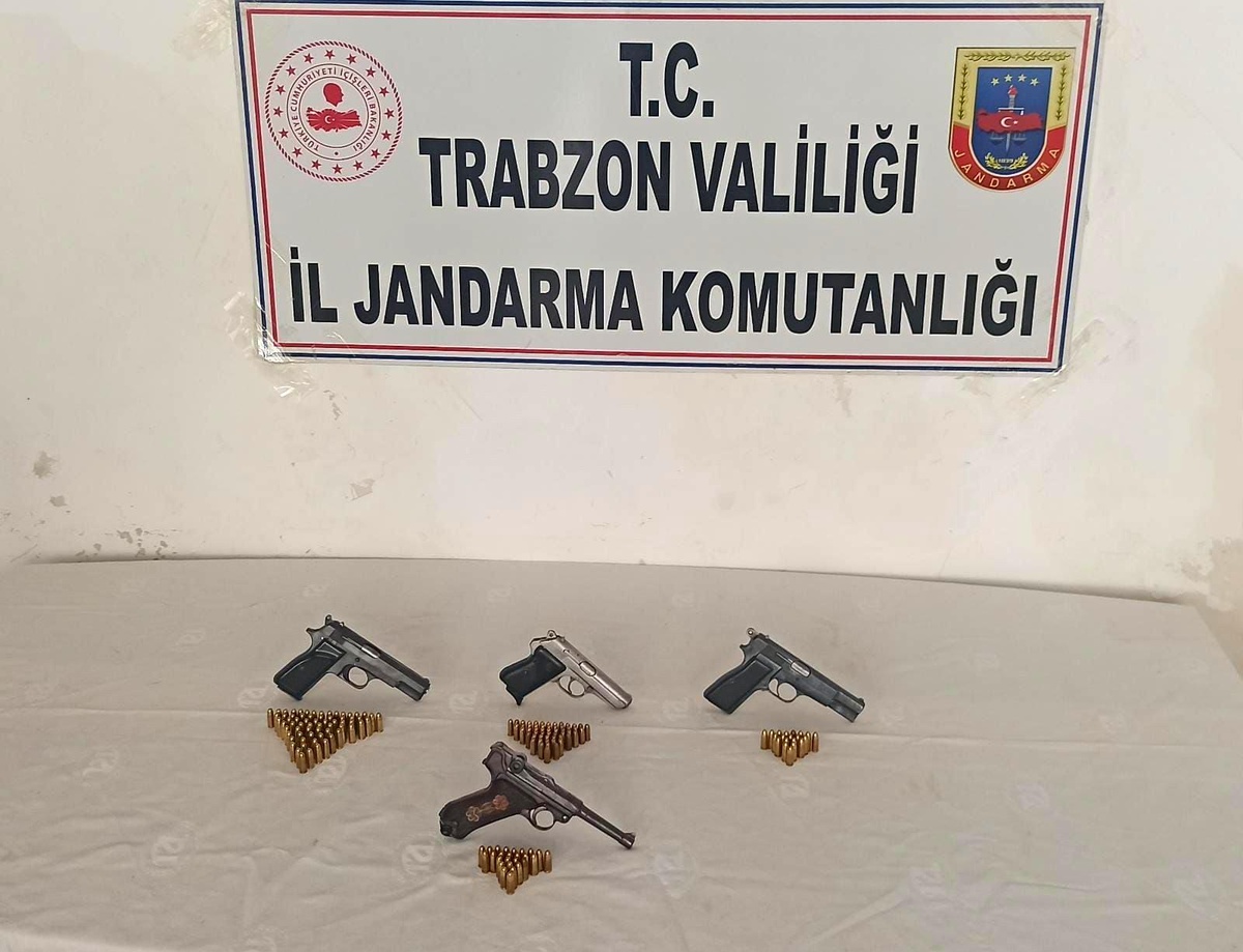 Son dakika haberi... Trabzon\'da jandarmadan 29 adrese eş zamanlı silah operasyonu