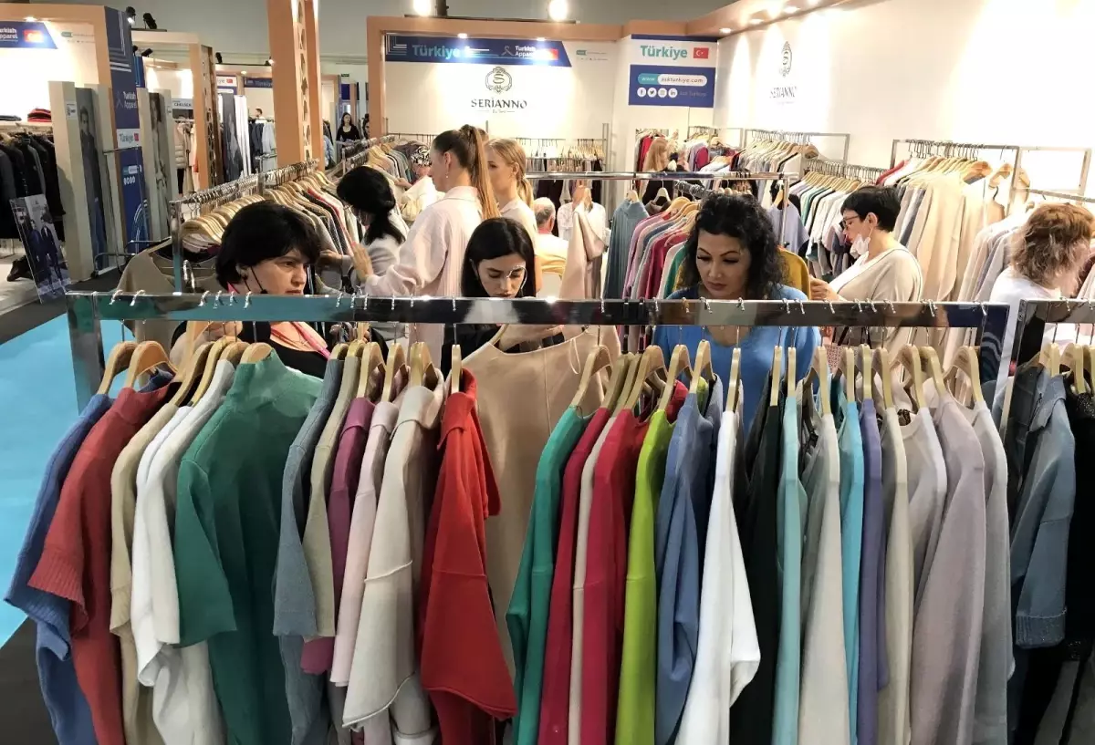 Türk firmaları Moskova\'daki tekstil fuarına çıkarma yaptı