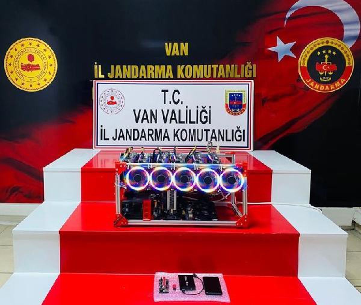 Van\'da gümrük kaçağı kripto cihazı ele geçirildi