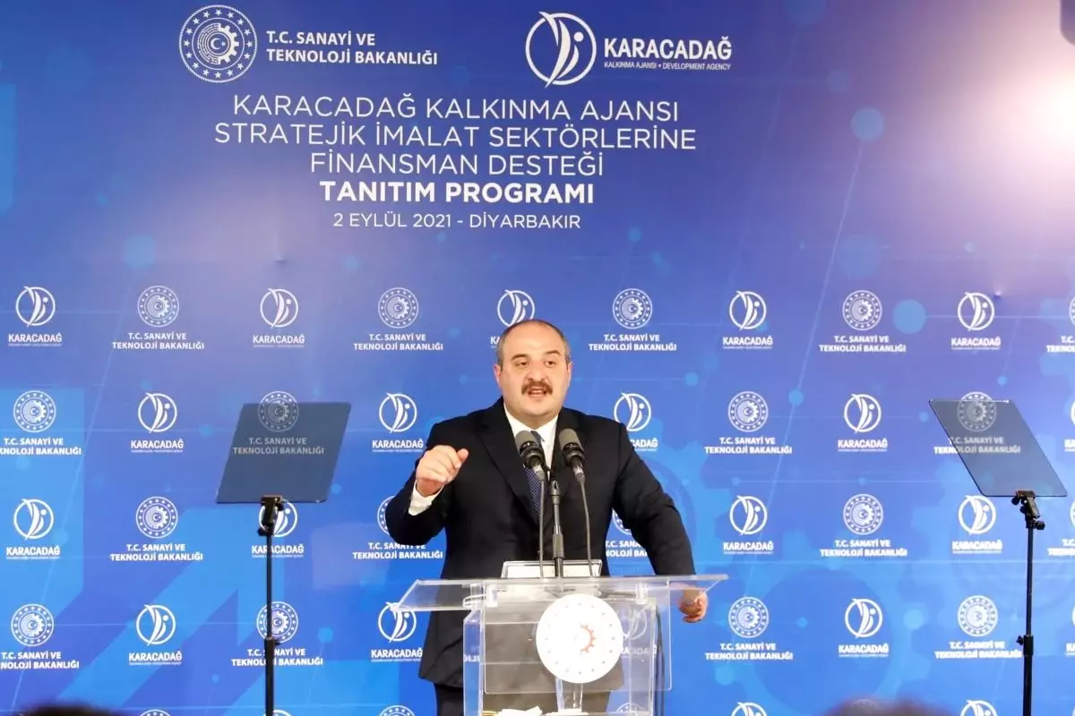 Bakan Varank, AK Parti Mardin İl Başkanlığını ziyaret etti