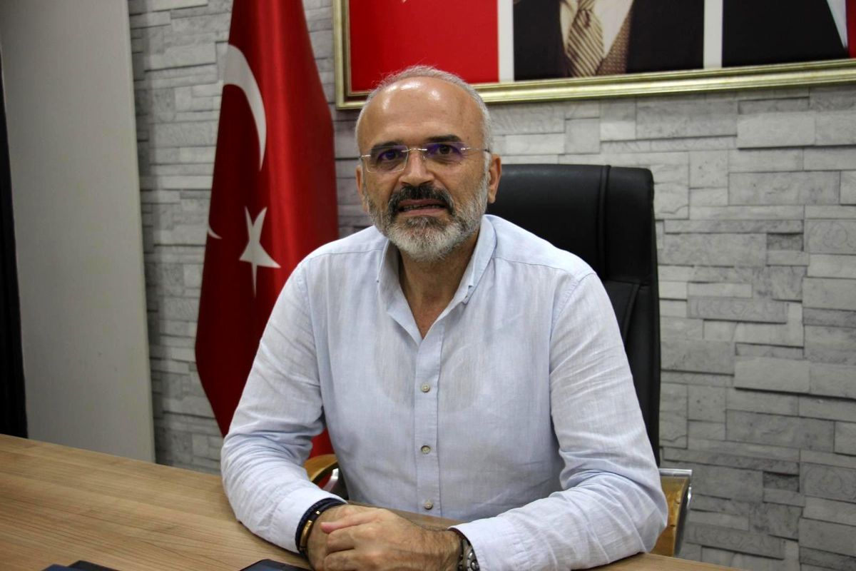 AK Parti Efeler İlçe Başkanı Elbir: "Efeler Belediyesi hizmetten çok logo üretiyor"