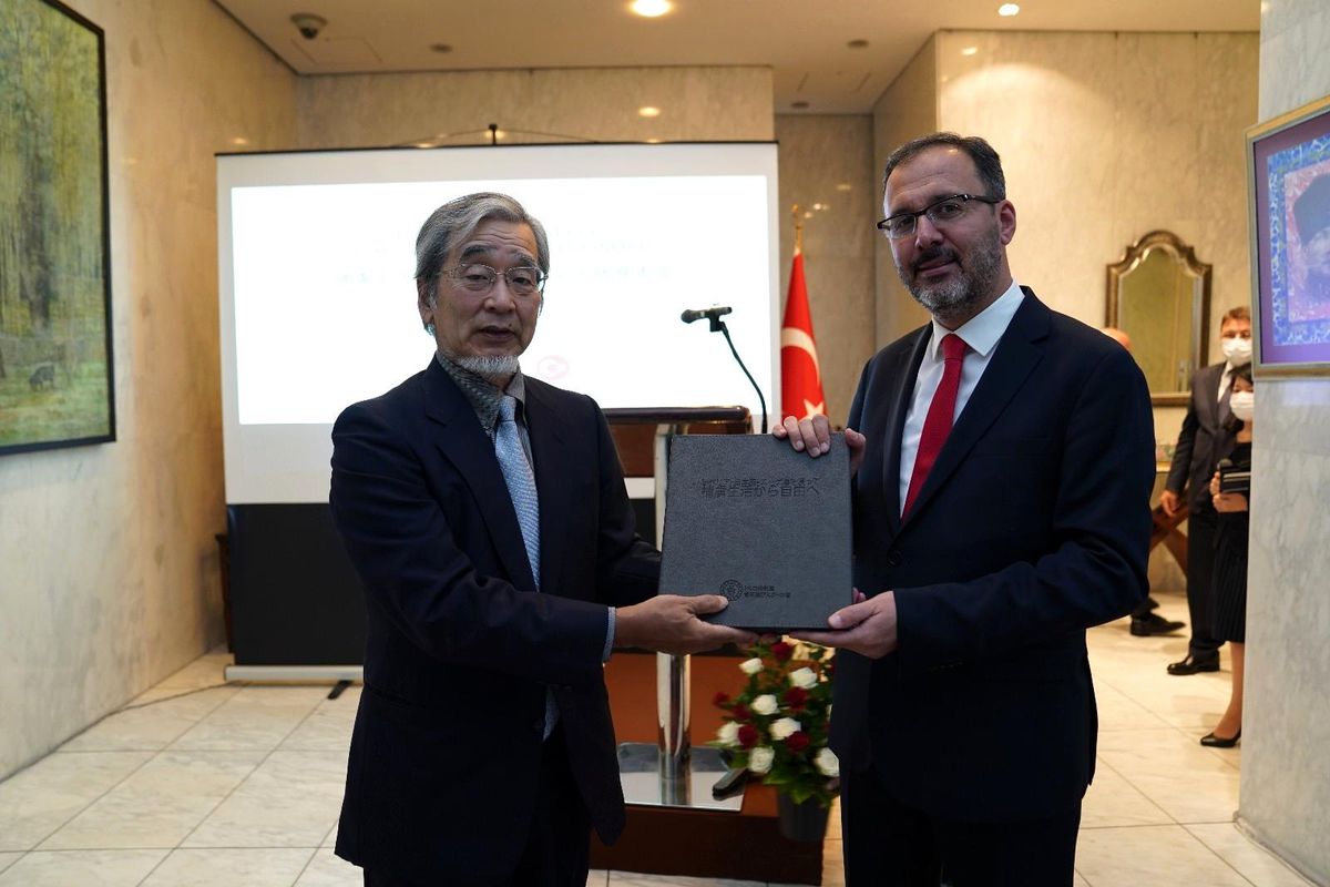 Bakan Kasapoğlu: "Spor tarihimizde elmas gibi parlayacak pek çok başarıya Tokyo\'da imza attık"