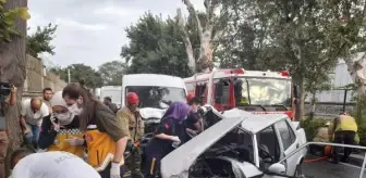 Son dakika haberi: BAKIRKÖY'DE KAZA SONRASI CADDE SAVAŞ ALANINA DÖNDÜ: 4 YARALI