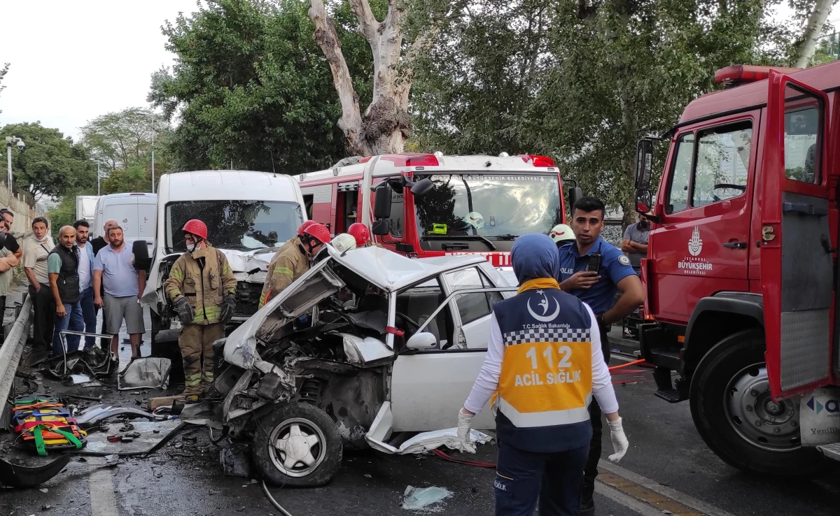 Bakırköy\'de meydana gelen trafik kazasında 4 kişi yaralandı