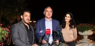 Son dakika gündem: BAKAN ERSOY, BOLLYWOOD SİNEMASININ YILDIZLARINI ÇIRAĞAN SARAYI'NDA KONUK ETTİ