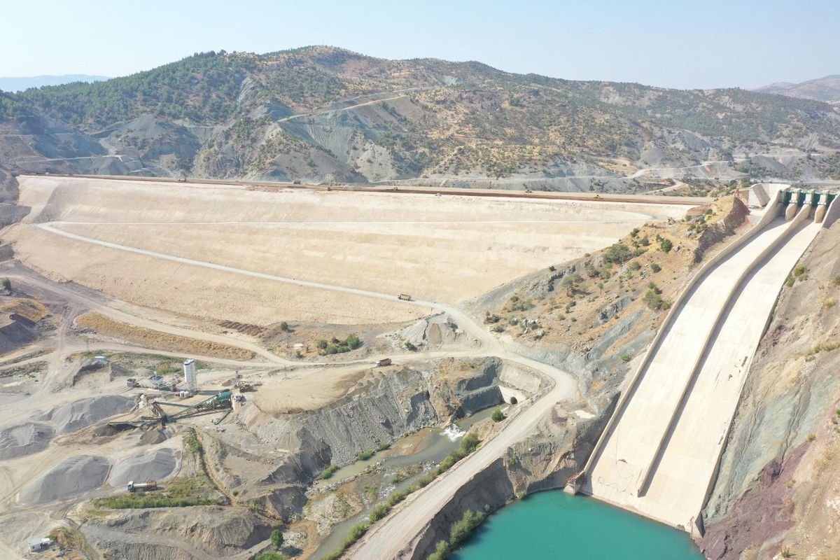 Çetintepe Barajı Adıyaman, Gaziantep ve Kahramanmaraş\'taki 555 bin 130 dekar araziyi suya kavuşturacak