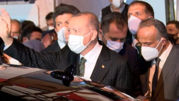 Cumhurbaşkanı Erdoğan, baba ocağı Rize'de tek tek vatandaşları dinledi
