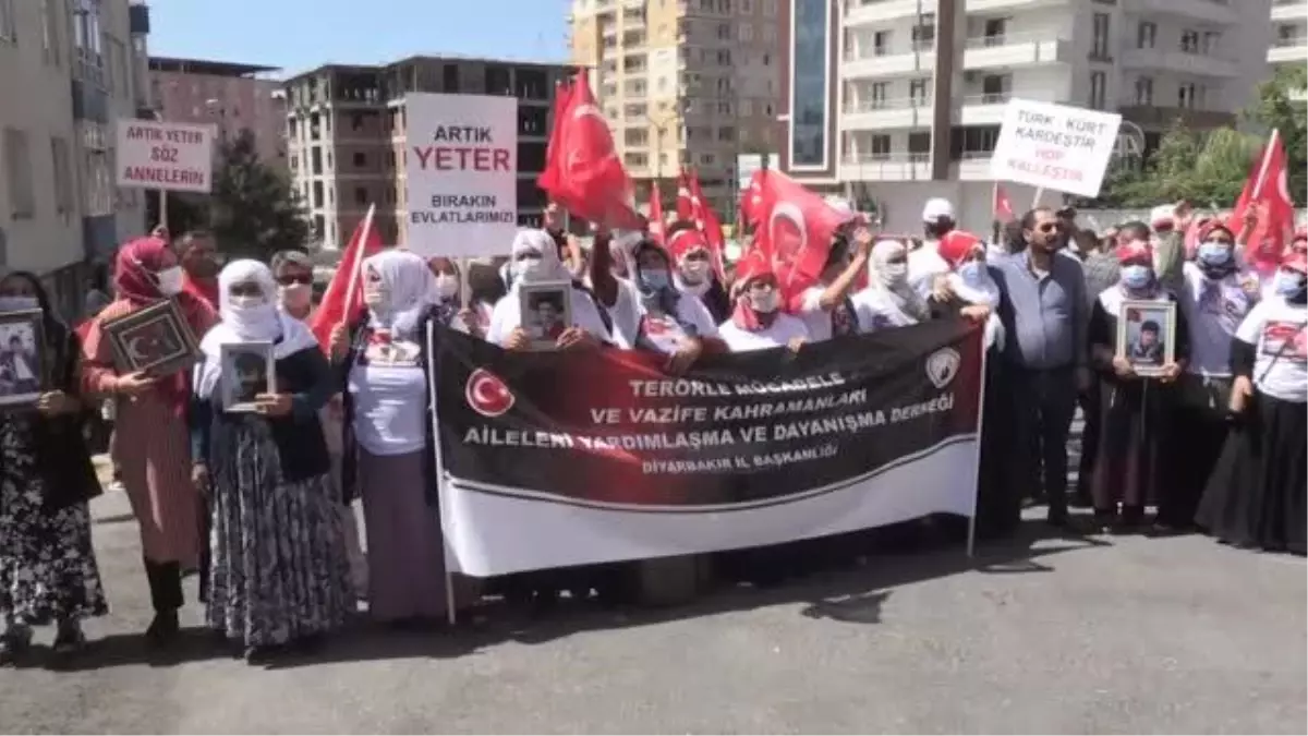 DİYARBAKIR - Diyarbakır annelerinin 3. yıla giren "evlat nöbeti"ne destek ziyaretleri sürüyor