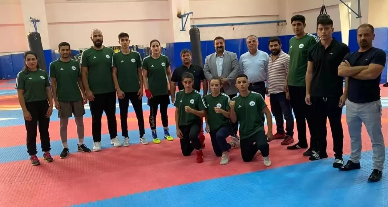 Elazığ Belediyespor boks takımı şampiyonaya hazır