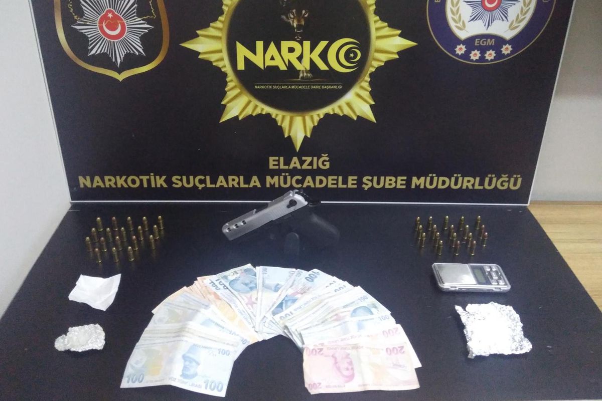 Son dakika haberi... Elazığ\'da uyuşturucu operasyonlarında yakalanan iki kişi tutuklandı
