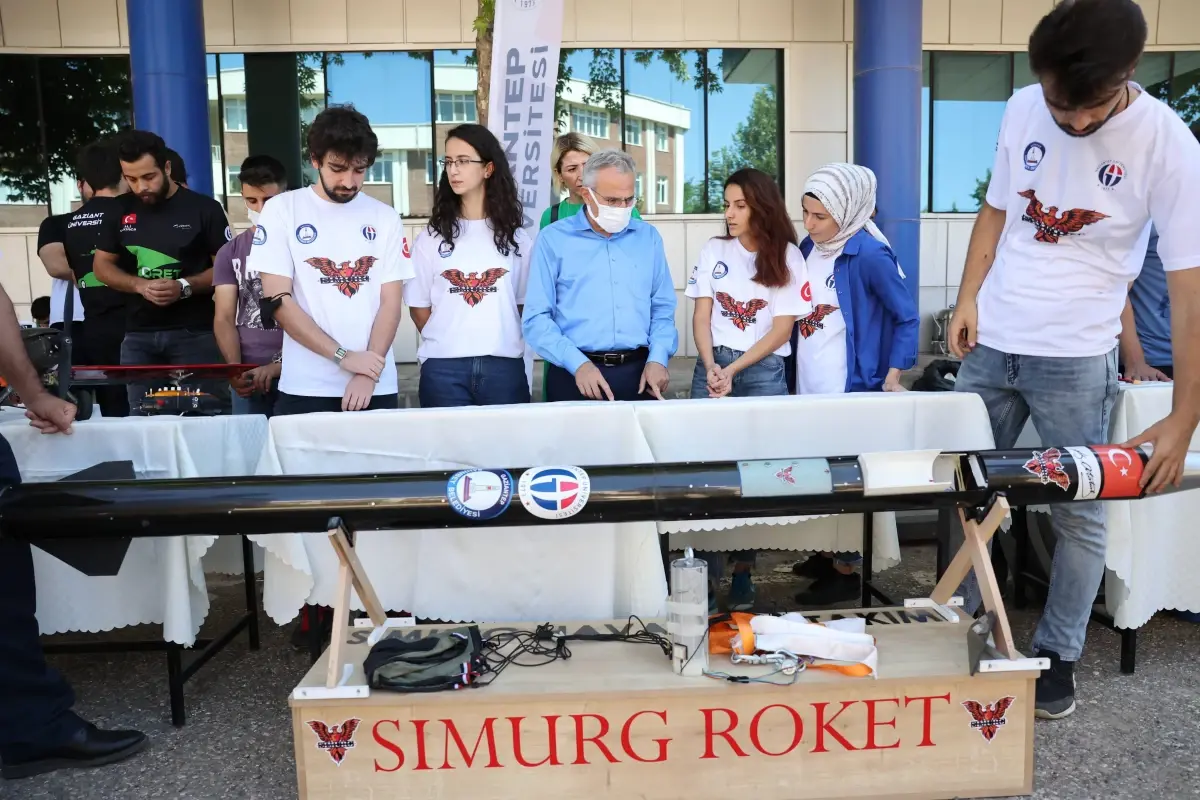 GAÜN Rektörü Prof. Dr. Özaydın TEKNOFEST finalistleriyle görüştü