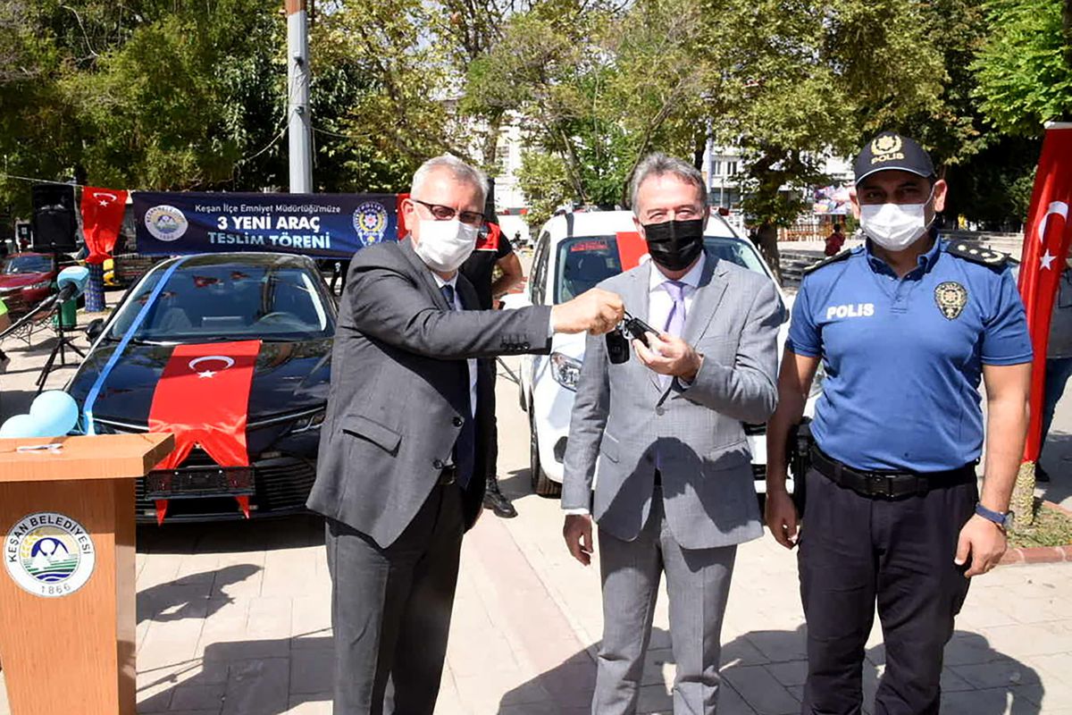 Keşan Belediyesi, Emniyet Müdürlüğüne 3 araç hibe etti