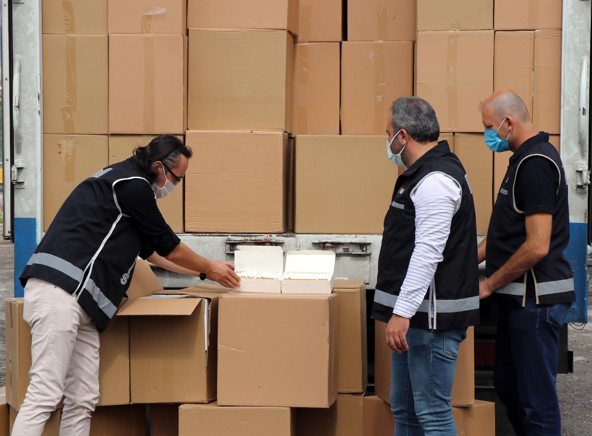 Kocaeli\'de 20 milyon 500 bin makaron ele geçirildi