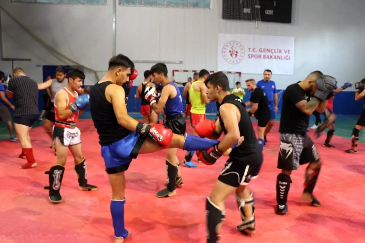 Muay Thai Milli Takım kampı Tatvan\'da devam ediyor