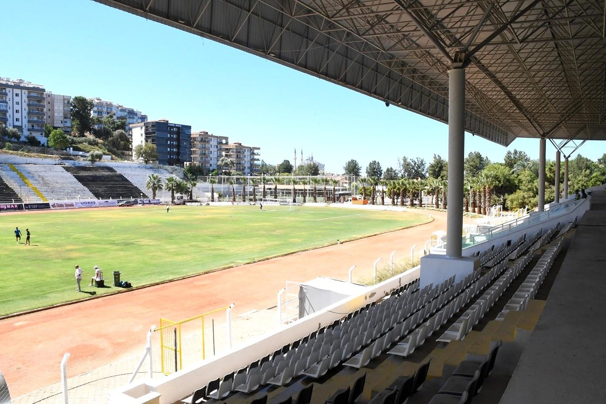 Özer Türk Stadı Kuşadasıspor\'un ilk maçına hazır