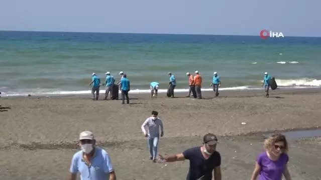 Samandağ sahilindeki petrol sızıntısı Suriye'den geldi