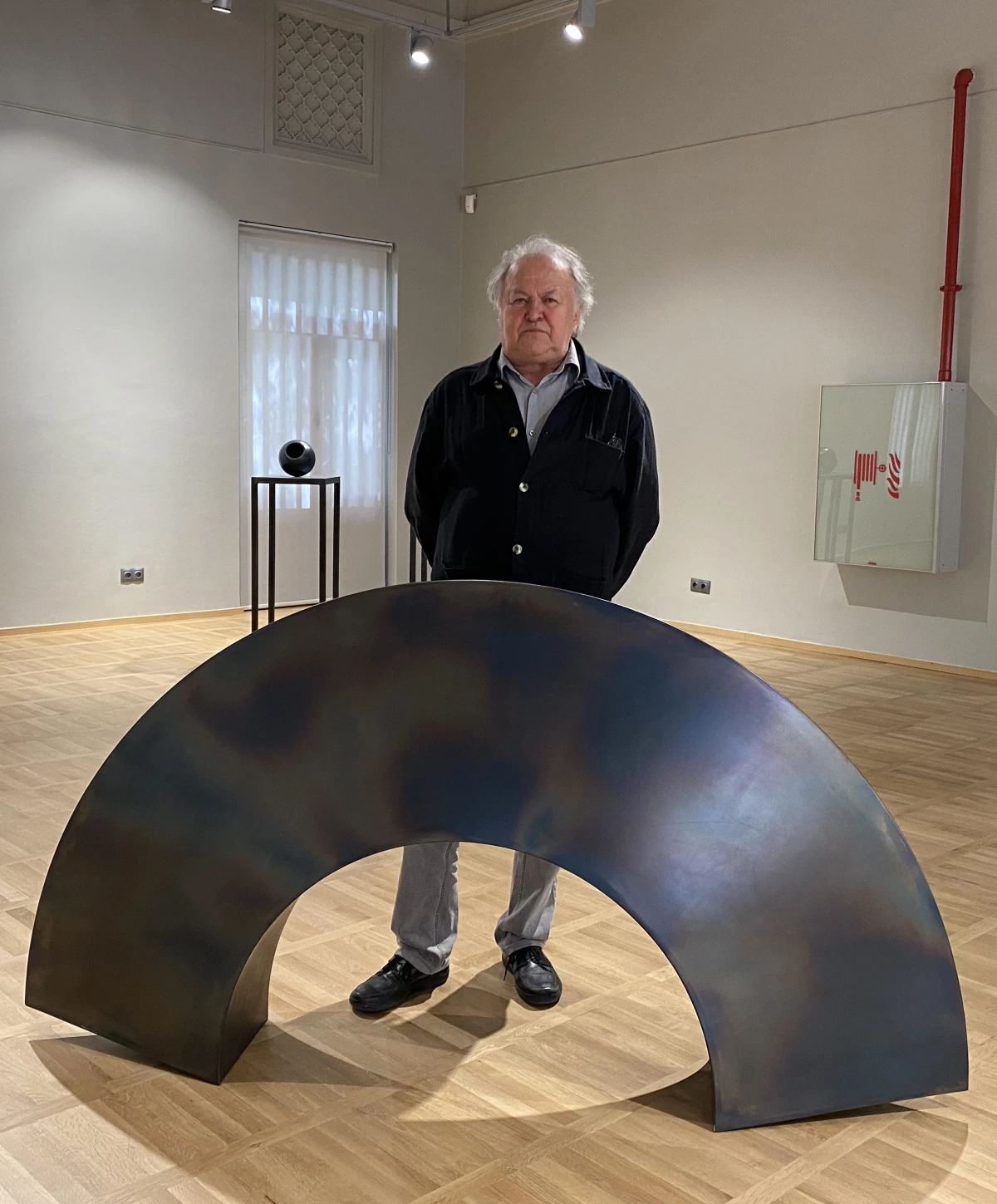 Sanatçı Osman Dinç\'in "Teorem II" Sergisi Tarık Zafer Tunaya Kültür Merkezi\'nde açıldı