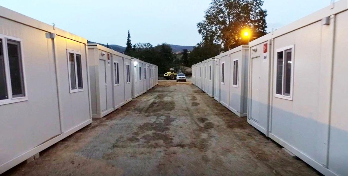 Sel bölgesindeki kurulan konteyner evlere enerji