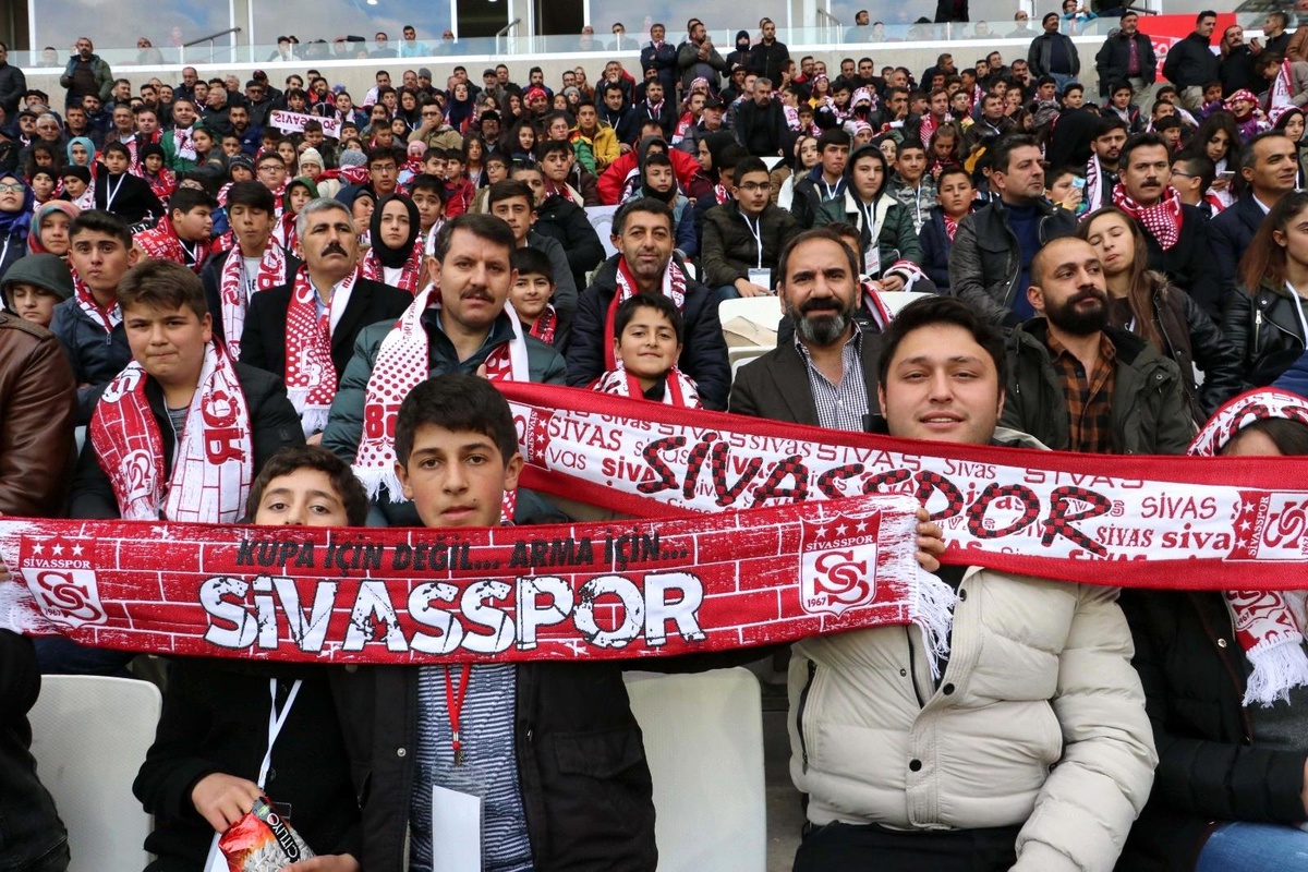 Sivas Valiliği\'nden PFDK\'nin Sivasspor\'a verdiği ceza kararına tepki!