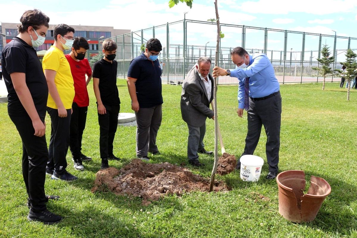 Tekden Lisesi öğrencilerinden anlamlı etkinlik