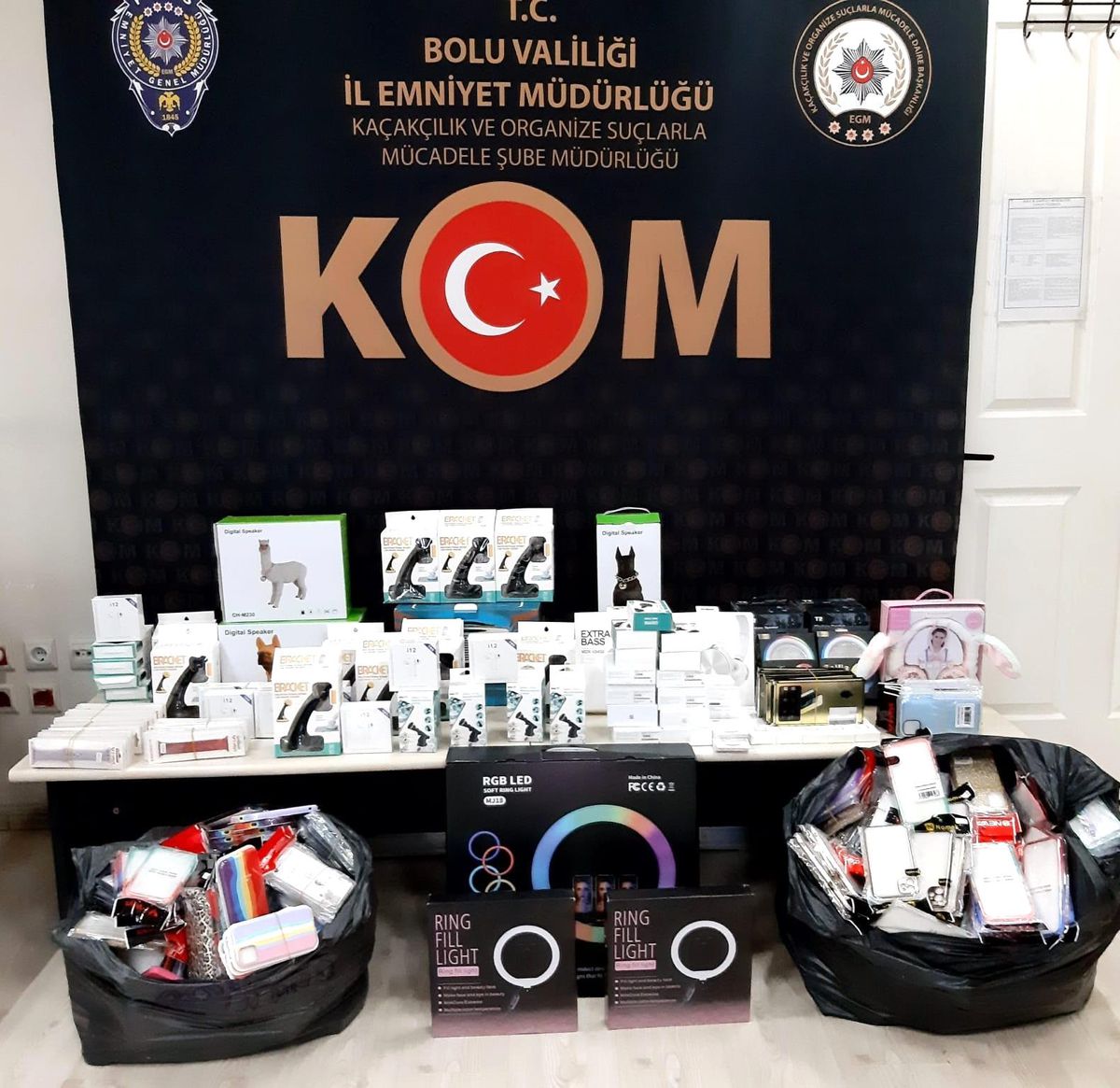 TEM\'de kaçak ürünlerle yakalanan şahıs gözaltına alındı