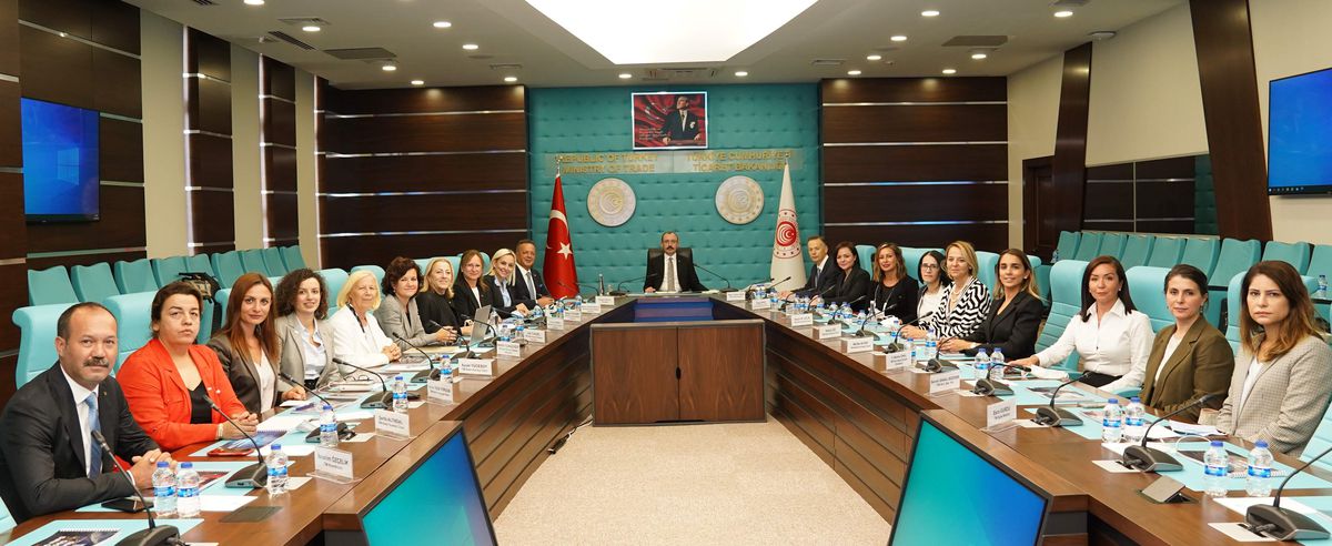 TİM Kadın Konseyi Ticaret Bakanı Mehmet Muş ile bir araya geldi