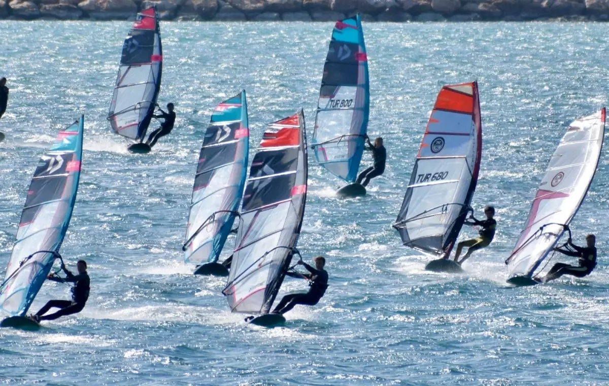 Windsurf Mücadelesi Çeşme\'de başladı