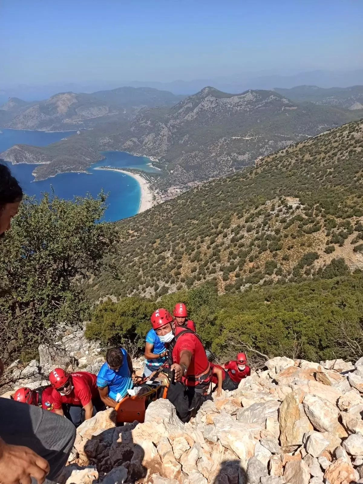 Yamaç paraşütçüsünü JAK timleri kurtardı