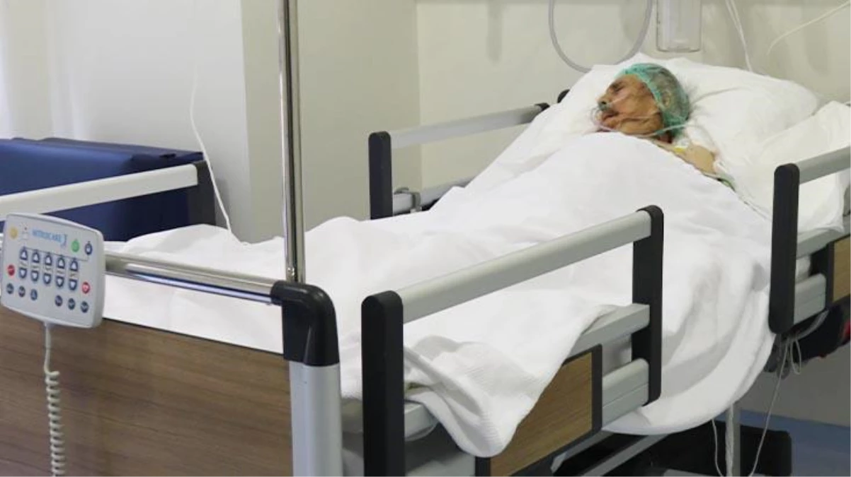 116 yaşındaki Ayşe Karatay, koronavirüsü yendi