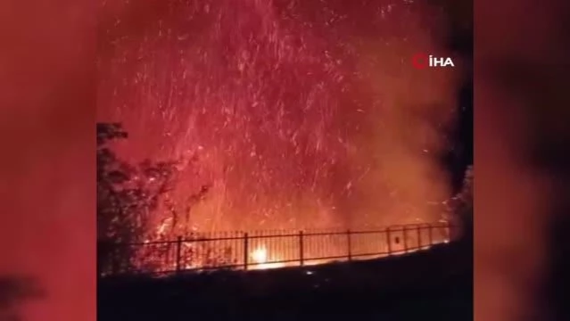 Dünyaca ünlü falezlerde bulunan park alev alev yandı