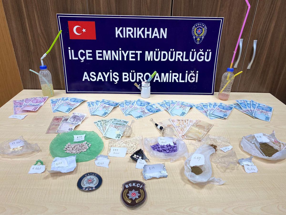 Hatay\'da bekçilerin takibe aldığı şüphelinin evinde uyuşturucu ele geçirildi