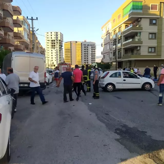 Son dakika haberi: 17 yaşındaki ehliyetsiz sürücünün karıştığı kazada 1 kişi öldü, 3 kişi yaralandı Son dakika haberi: 17 yaşındaki ehliyetsiz sürücünün karıştığı kazada 1 kişi öldü, 3 kişi yaralandı