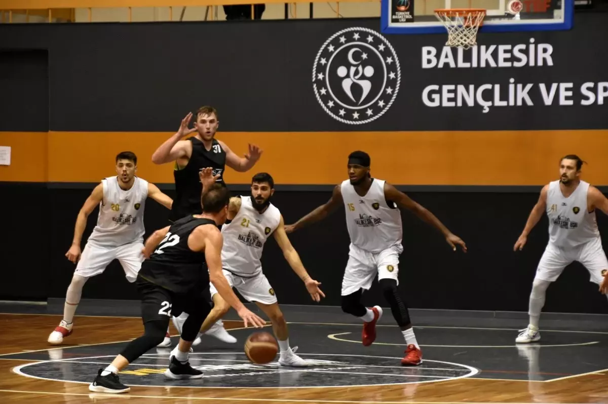 Hazırlık maçı: Balıkesir Büyükşehir Belediye: 93 Akhisar Belediye: 84