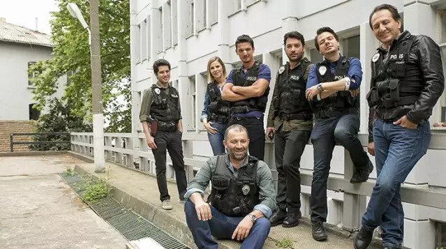 Kanal D'nin yıllanmış dizisi Arka Sokaklar'a iki sürpriz transfer Kanal D'nin yıllanmış dizisi Arka Sokaklar'a iki sürpriz transfer