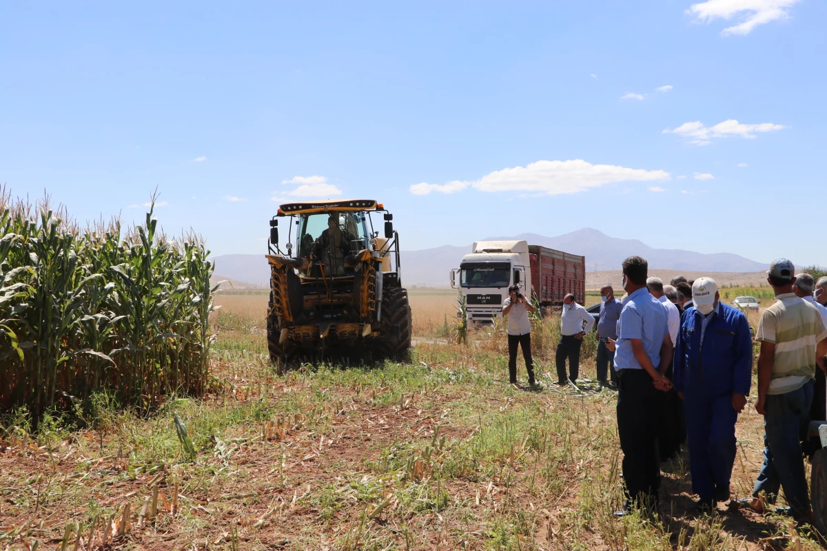 Karaman DSYB\'nin hizmete aldığı biçerdöver çalışmaya başladı